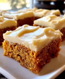 Read more about the article Old-Fashioned Pumpkin Bars with Cream Cheese Frosting